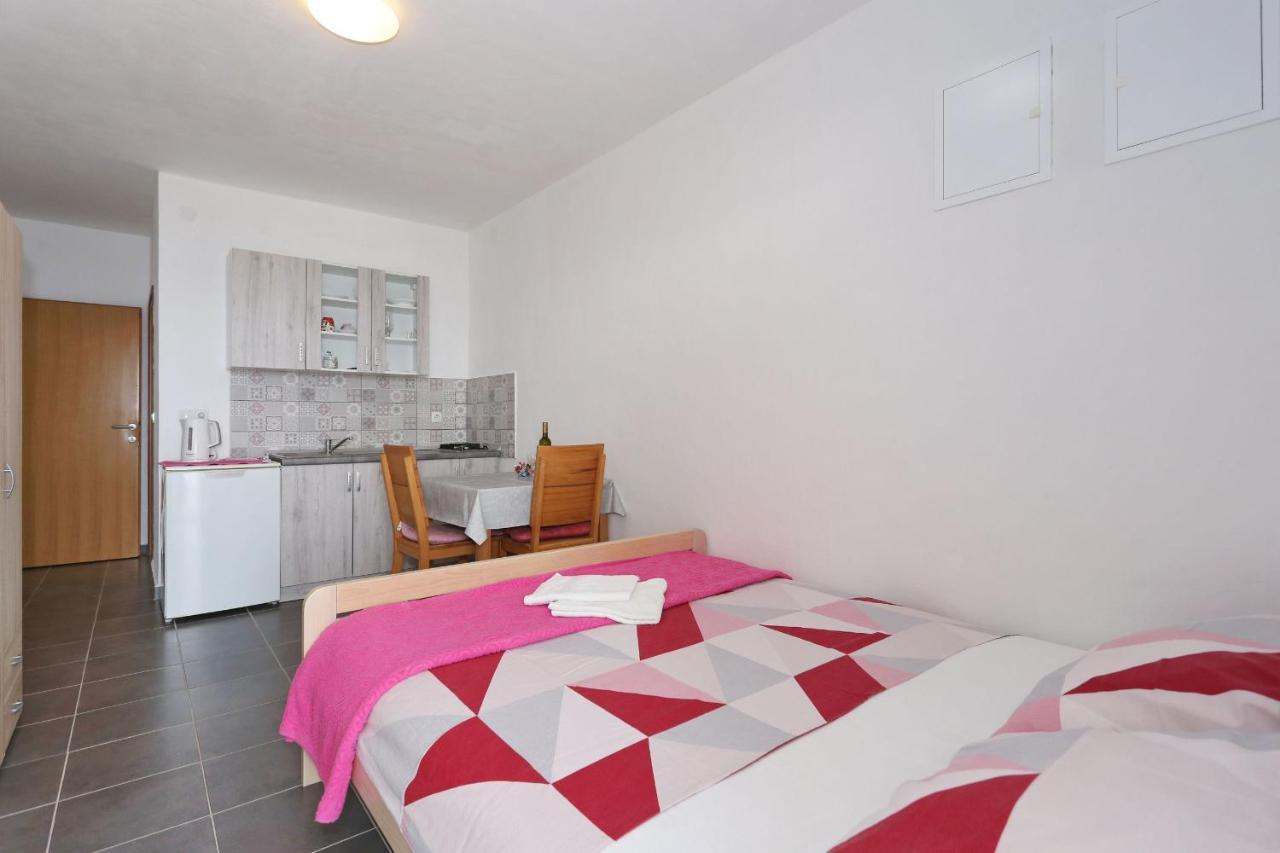 Apartments Vlado I Vesna รทินา ภายนอก รูปภาพ