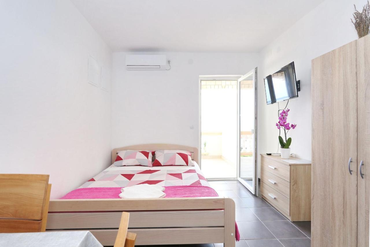 Apartments Vlado I Vesna รทินา ภายนอก รูปภาพ