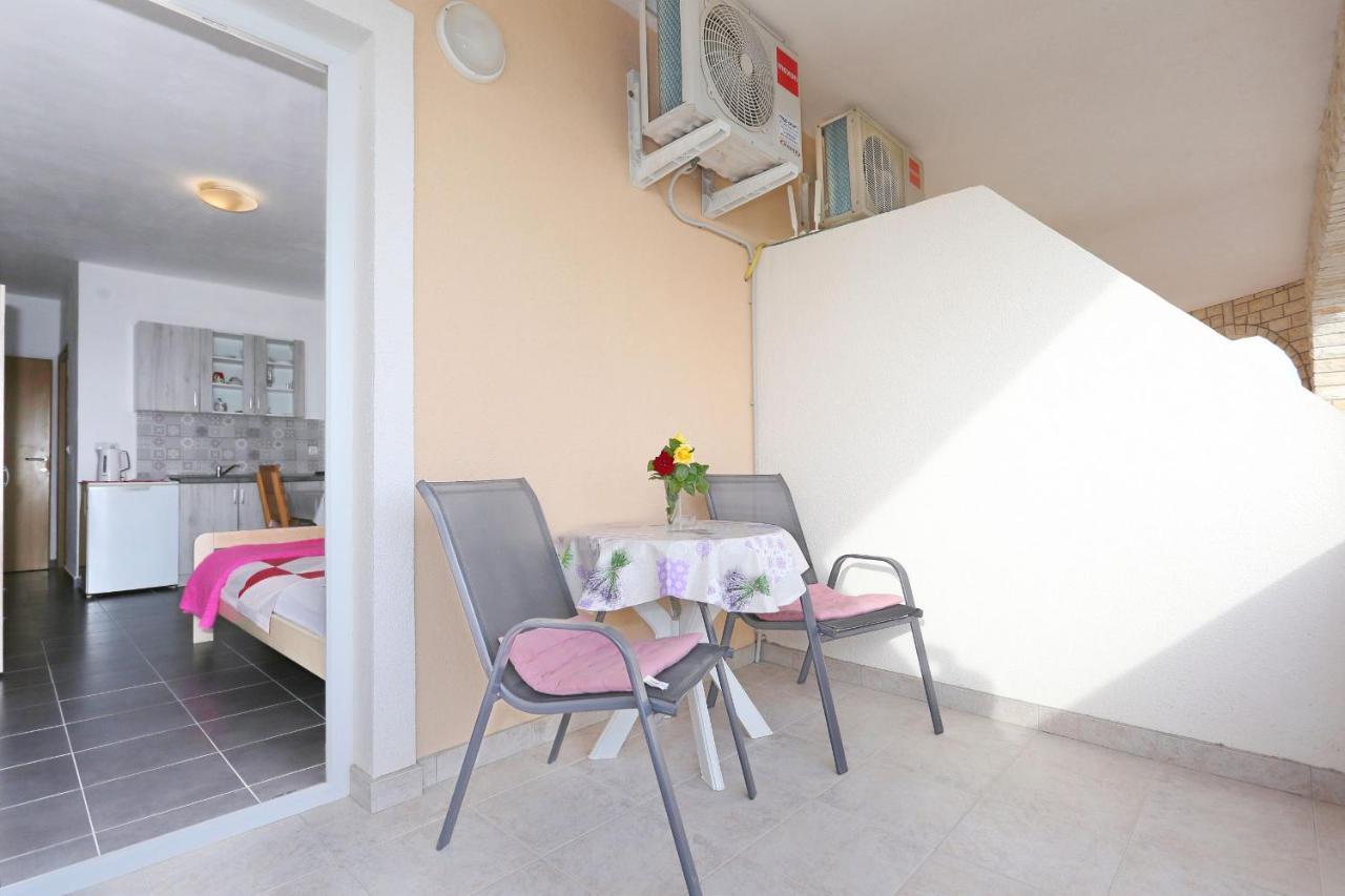 Apartments Vlado I Vesna รทินา ภายนอก รูปภาพ