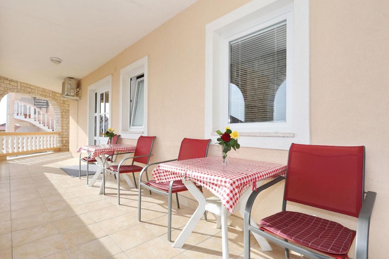 Apartments Vlado I Vesna รทินา ภายนอก รูปภาพ