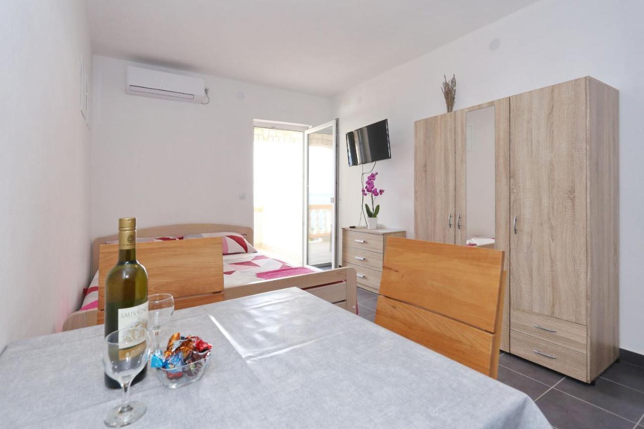 Apartments Vlado I Vesna รทินา ภายนอก รูปภาพ