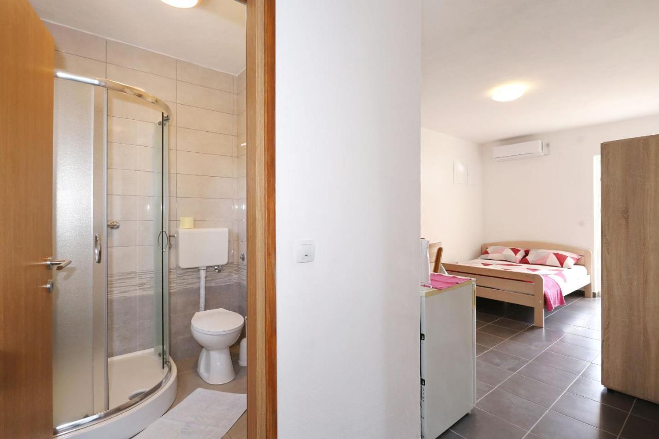 Apartments Vlado I Vesna รทินา ภายนอก รูปภาพ